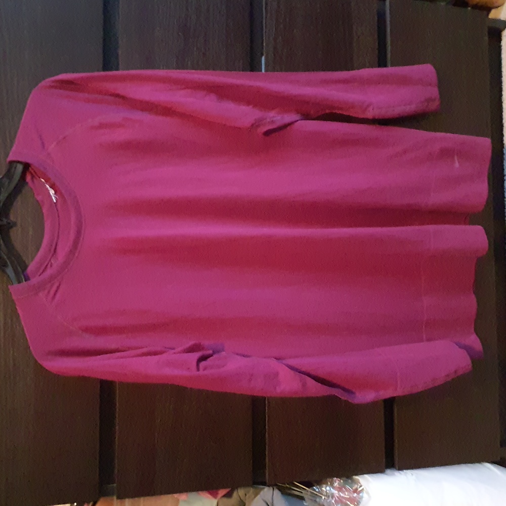 Nike FITDRY Plum Long sleeve crewneck shirt